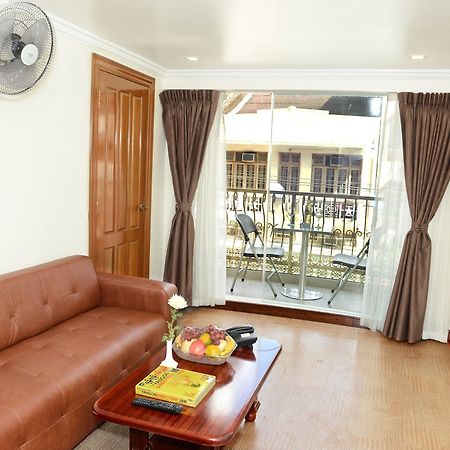 Hotel Bond Yangon Bagian luar foto