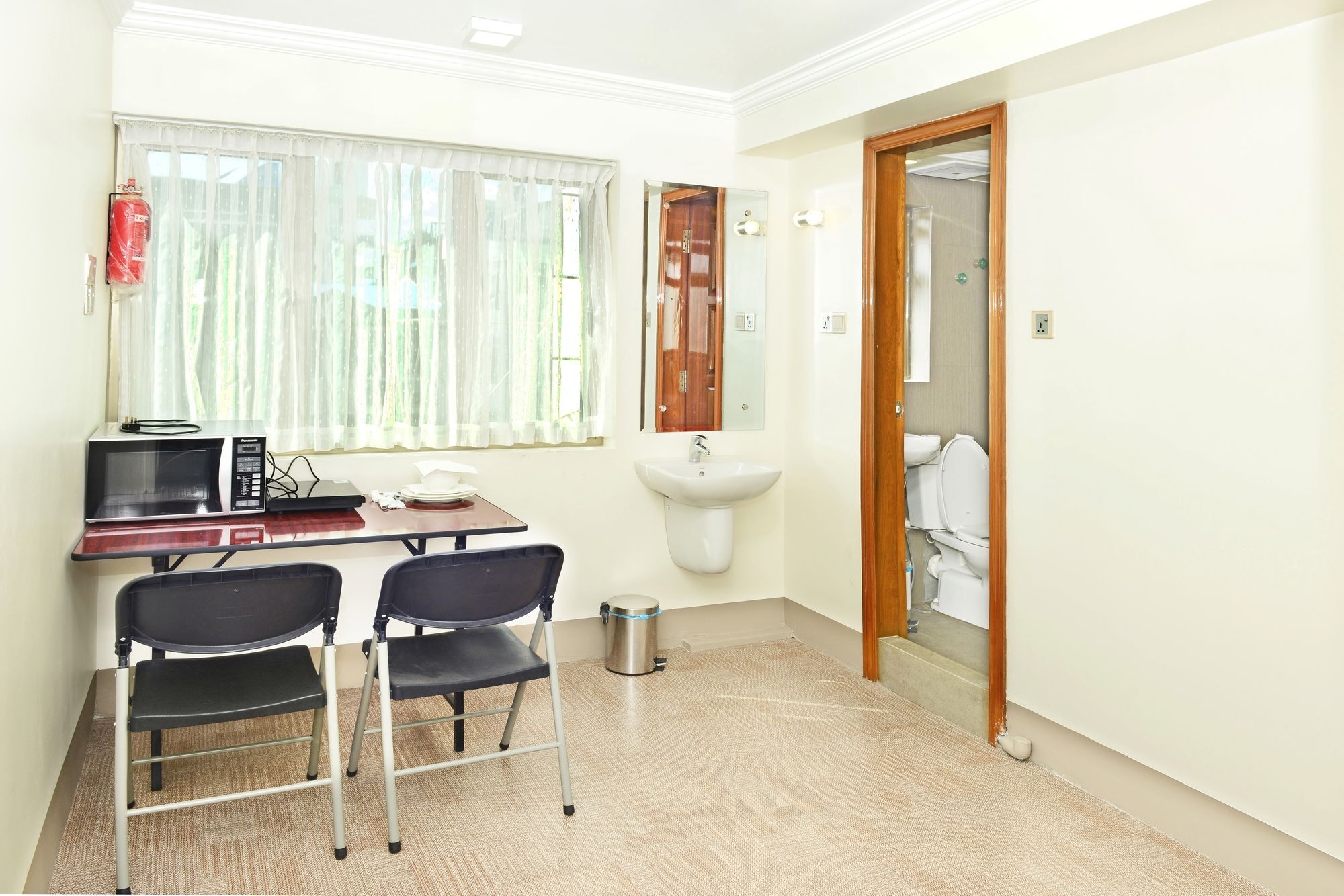 Hotel Bond Yangon Bagian luar foto