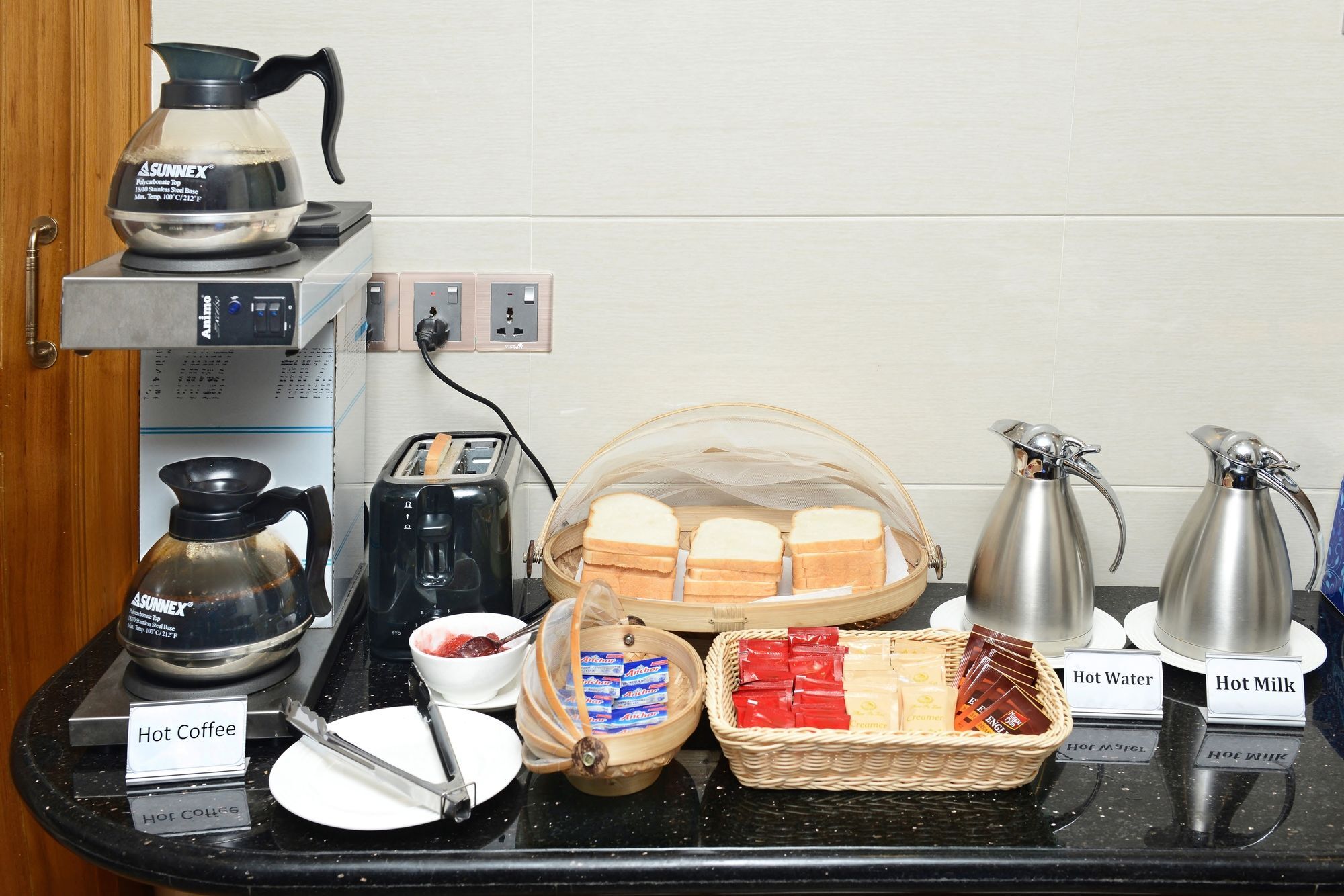 Hotel Bond Yangon Bagian luar foto