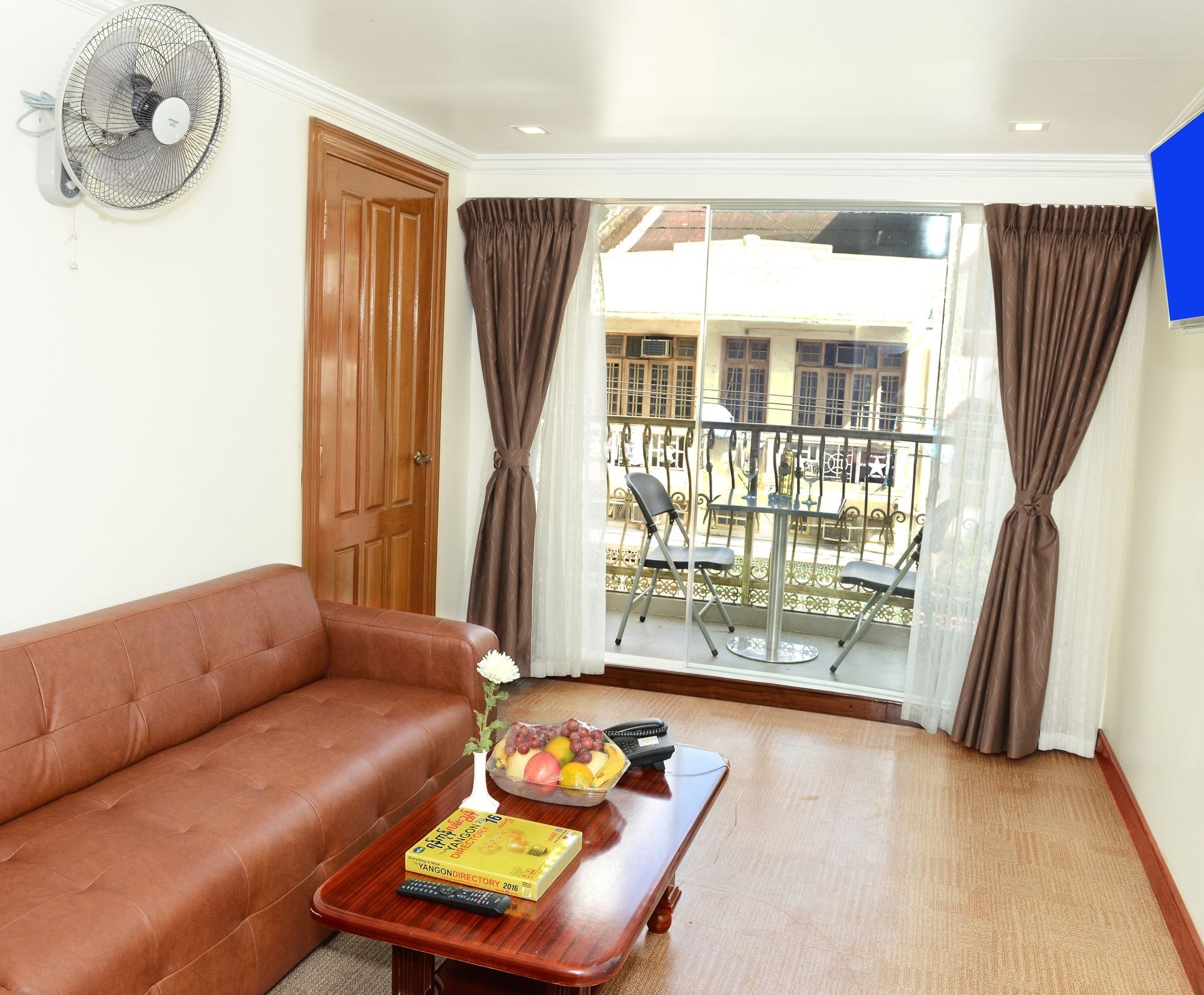 Hotel Bond Yangon Bagian luar foto