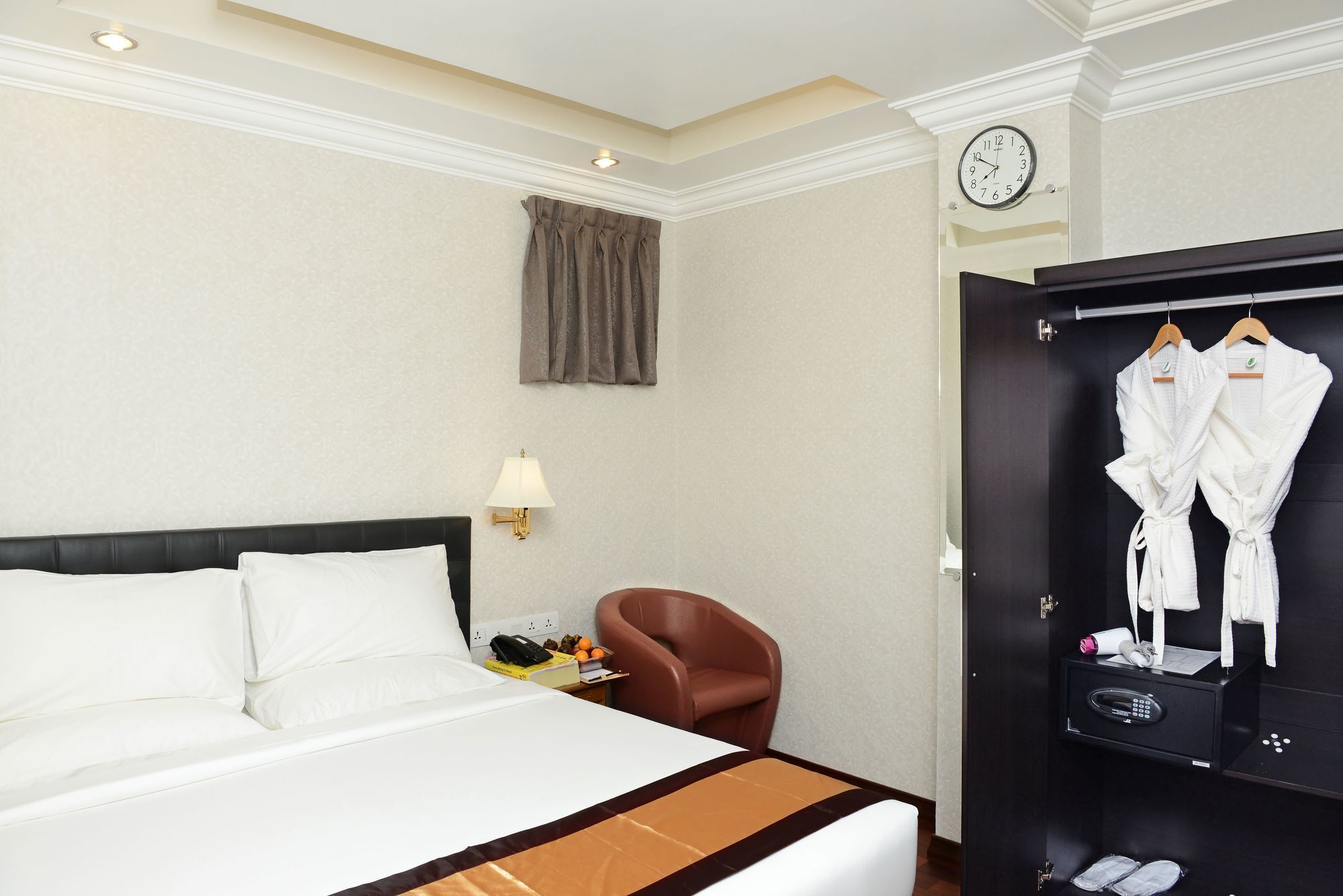 Hotel Bond Yangon Bagian luar foto