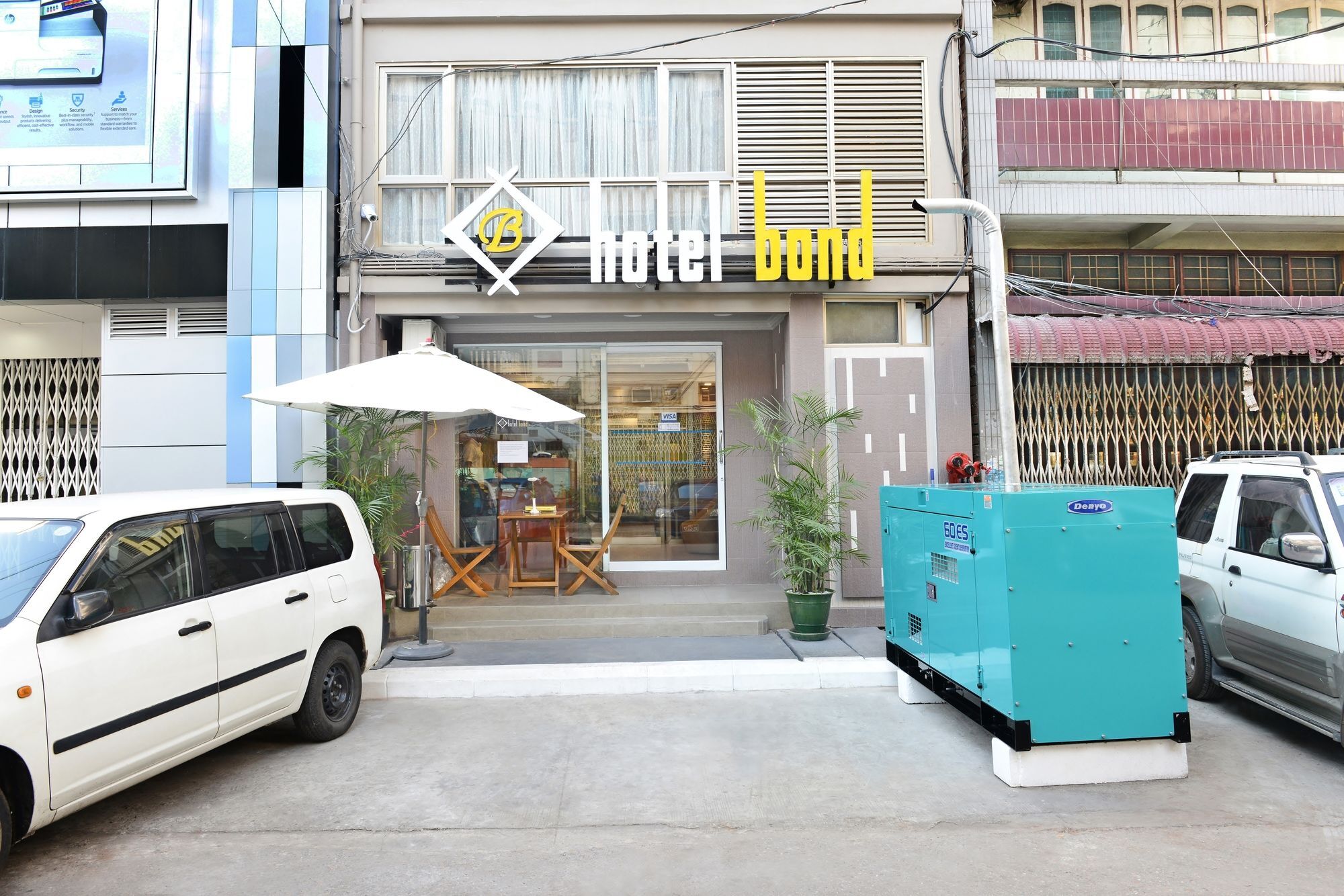 Hotel Bond Yangon Bagian luar foto